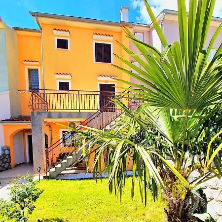 Apartments Tadic Omisalj Exterior photo
