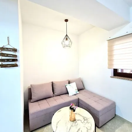 Apartments Tadic Omisalj Exterior photo